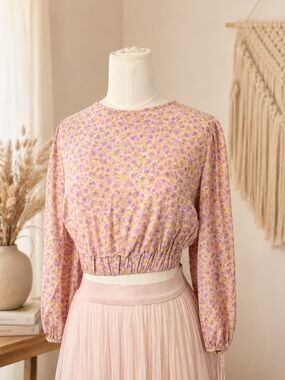 Anna Nata Crop Blouse with Voluminous long Sleeves & Open Back in Small